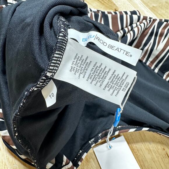 Bleu by Rod Beattie Animal Instinct Cap Sleeve One Piece Swimsuit Size 10 NEW - Picture 6 of 9